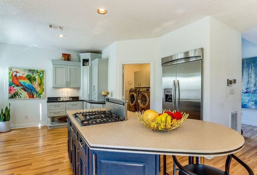 Luxe Gulf Breeze Home W/ Patios   4 Mi To Beaches!