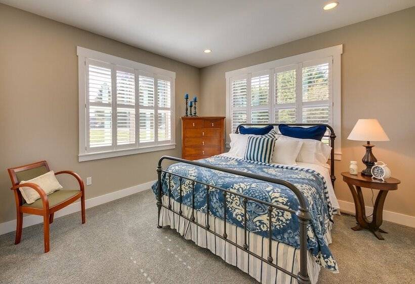 Modern Sandpoint Home W/ Lake Pend Oreille View!