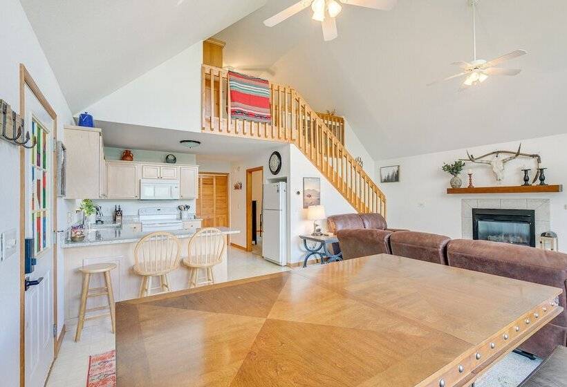Murphy Cabin W/ Deck & Sweeping Mountain Views!