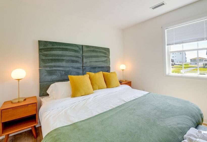 North Topsail Beach Home   Walk To The Ocean!