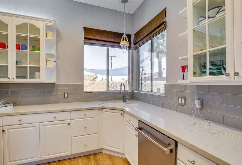 Palm Desert Home W/ Pool, Near Shops On El Paseo!
