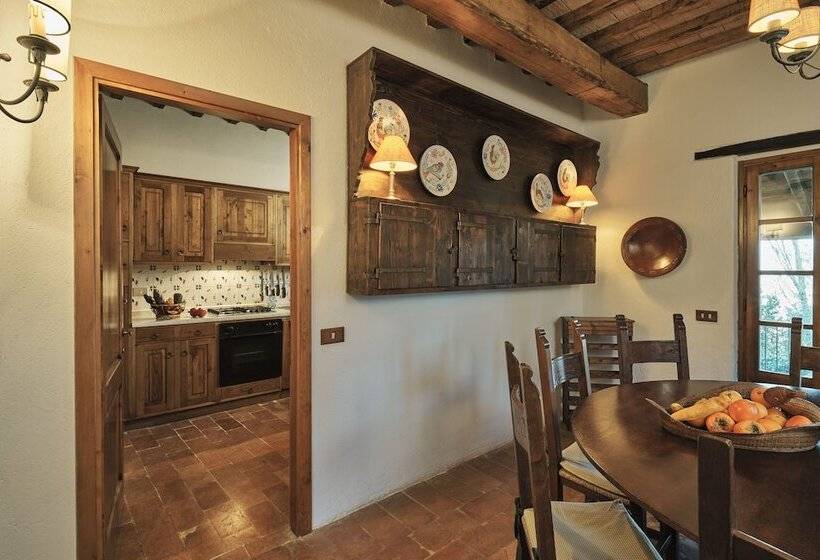 بنسيون Borgo Il Poeta