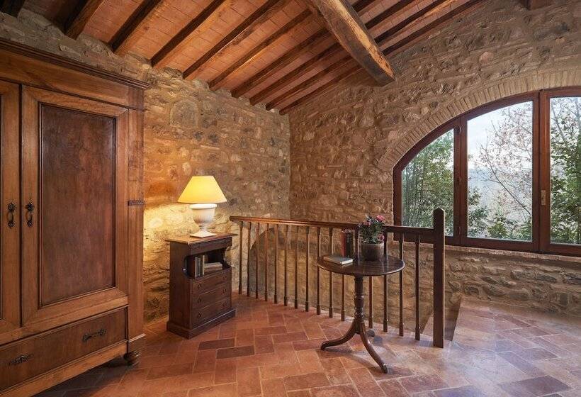 بنسيون Borgo Il Poeta