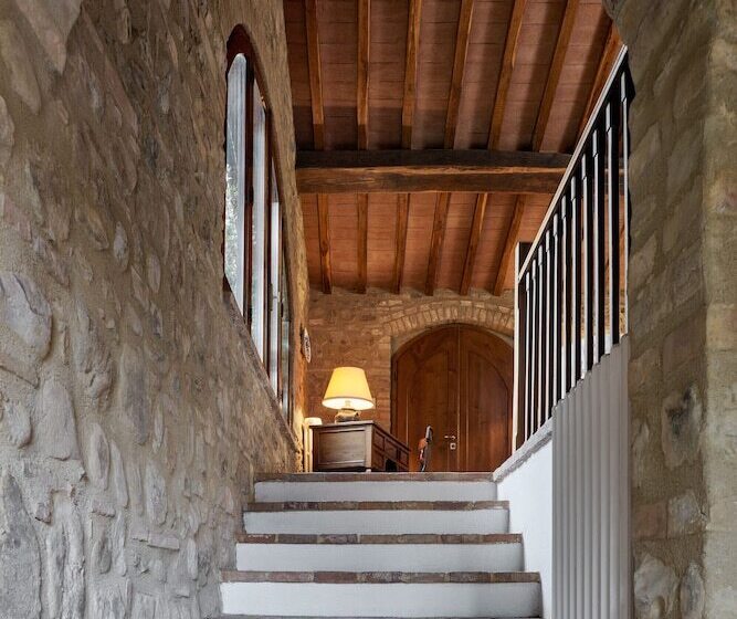 بنسيون Borgo Il Poeta
