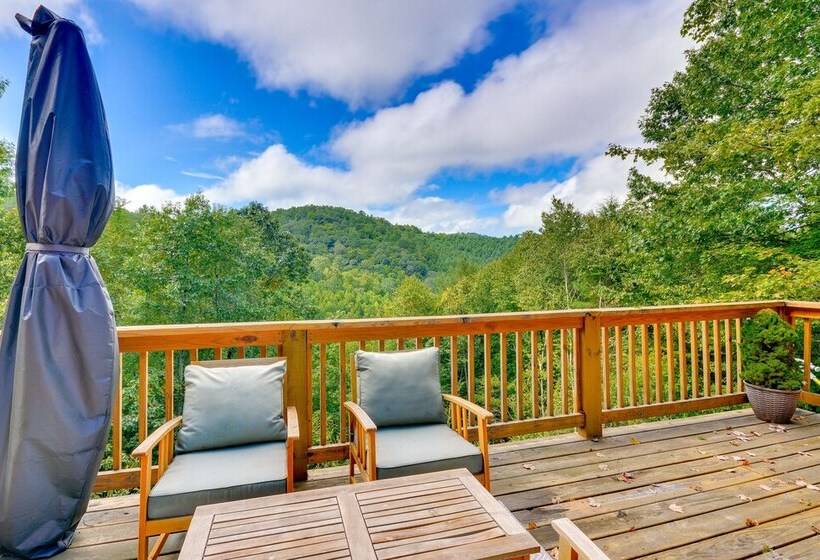 Mtn View + Fire Pit: Pet Friendly Woodlawn Cabin!
