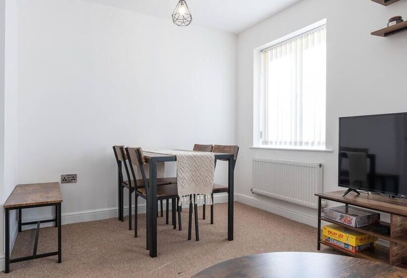 דירת נופש Stunning 3 Bed House In Derby