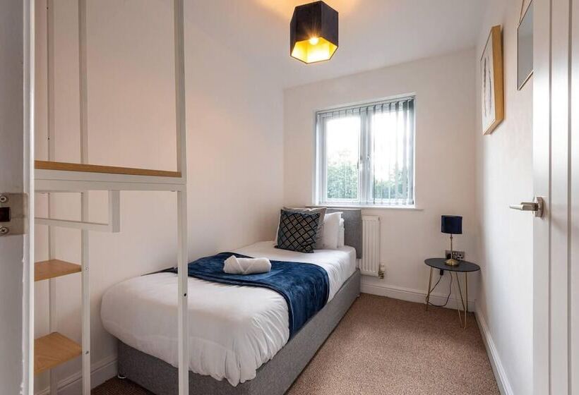 דירת נופש Stunning 3 Bed House In Derby