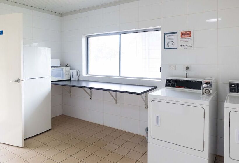 渡假胜地  Coonamble Riverside Caravan Park
