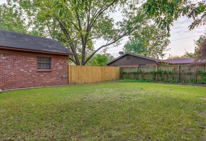 Spacious Little Rock Home W/ Patio   9 Mi To Dtwn!