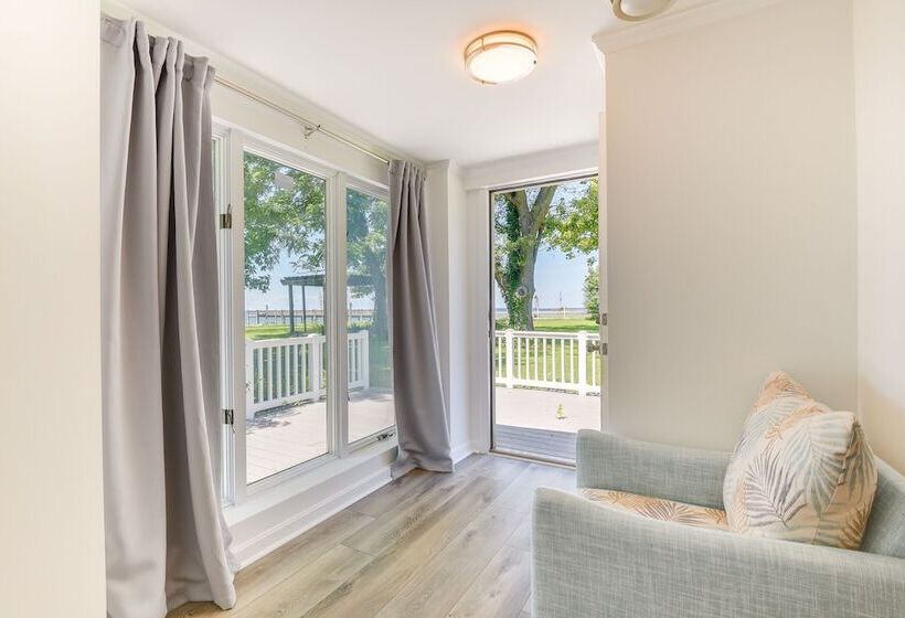 Sun Dappled Waterfront Home On Potomac River!
