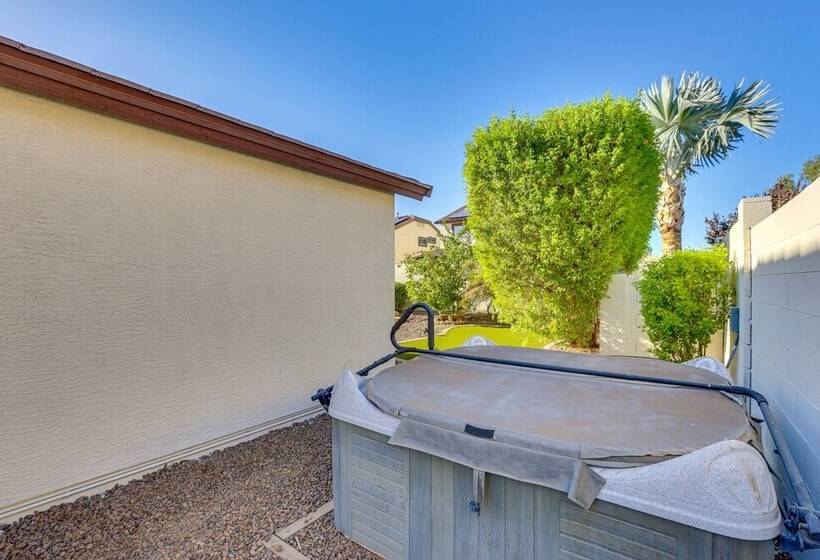 Sunny Surprise Home: Heated Outdoor Pool, Hot Tub!