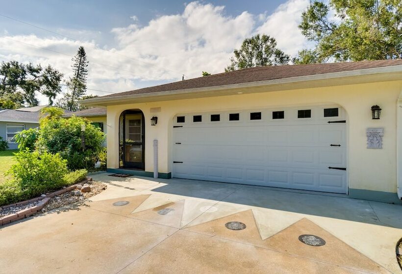 Tranquil Venice Escape W/ Private Backyard Oasis!