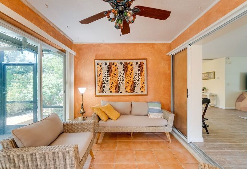 Tranquil Venice Escape W/ Private Backyard Oasis!