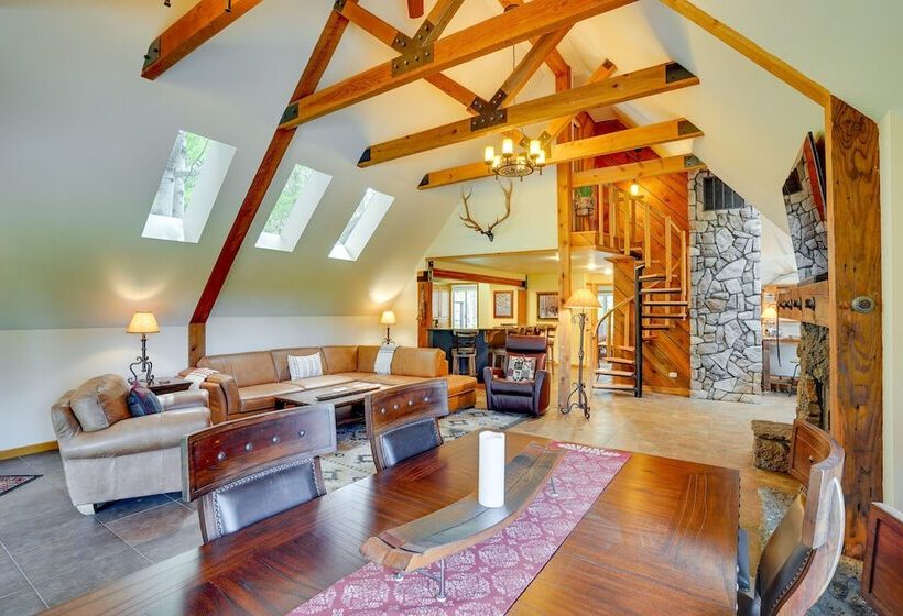 Waterfront Home W/ Hot Tub & Fire Pit In Sunriver!