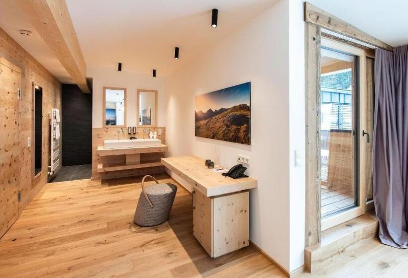 Отель Almgut   Mountain Wellness