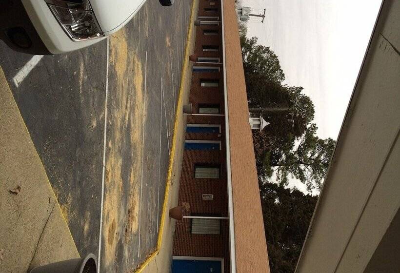 ホテル Budget Inn