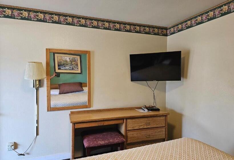 هتل Cle Elum Travelers Inn