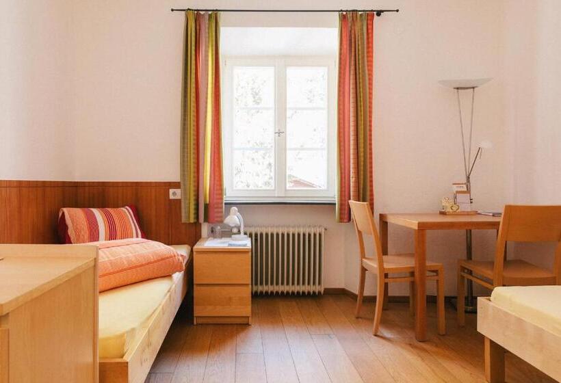 هتل Gasthof Kronburg