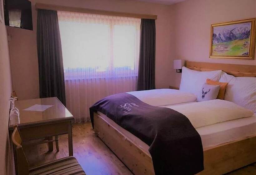 ホテル Pizzeria Selva