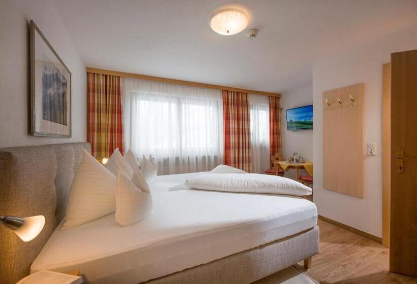 فندق Theresia Garni