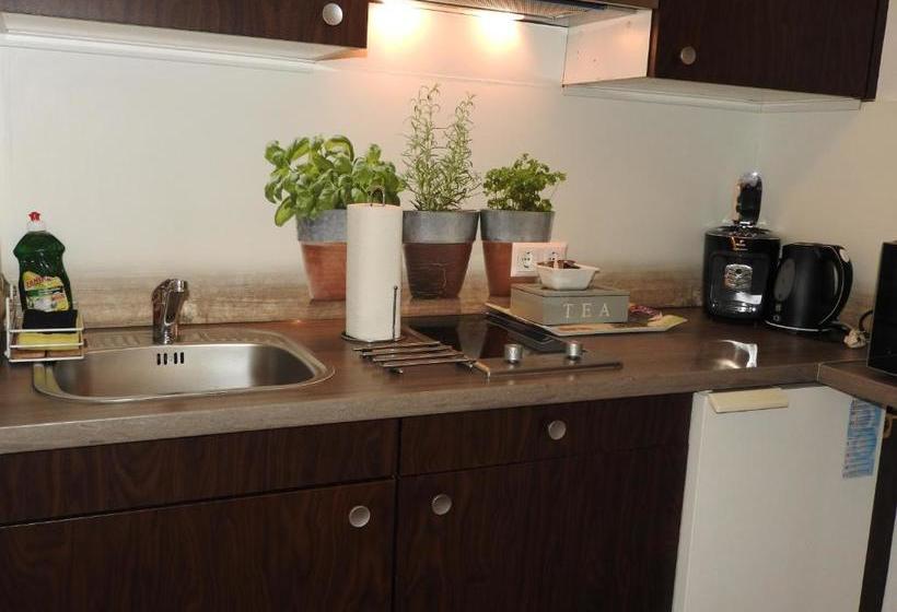 هتل Warmbad Apartments