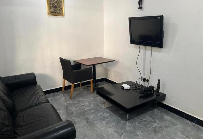 تختخواب و صبحانه Shamanice Lodge & Apartments