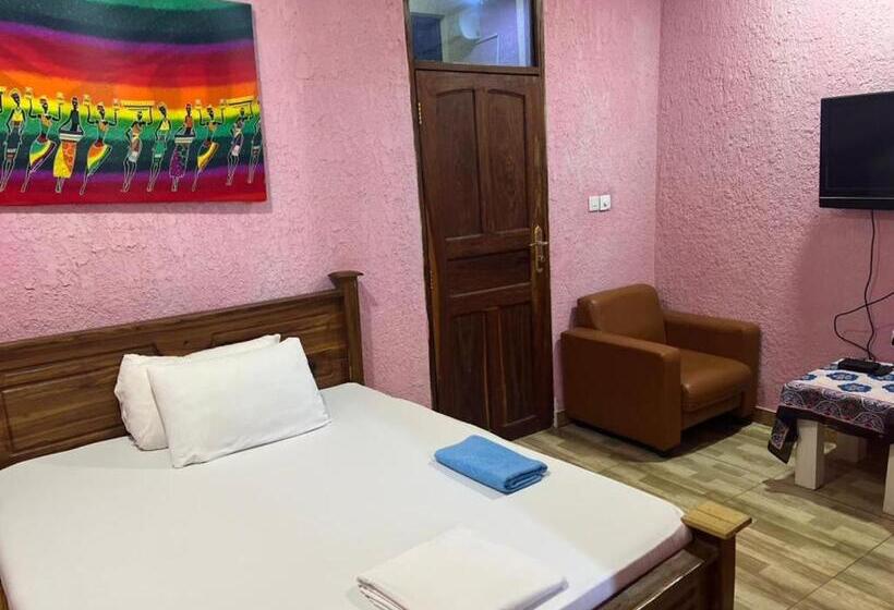 تختخواب و صبحانه Shamanice Lodge & Apartments