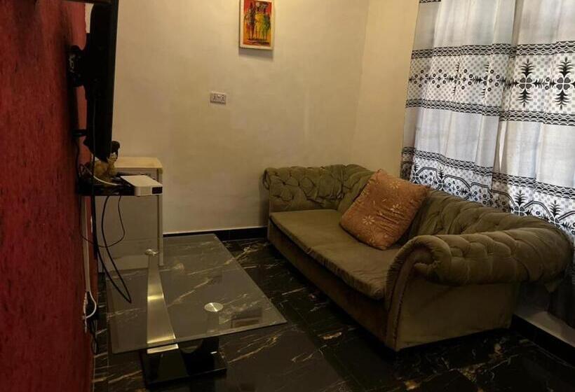 تختخواب و صبحانه Shamanice Lodge & Apartments