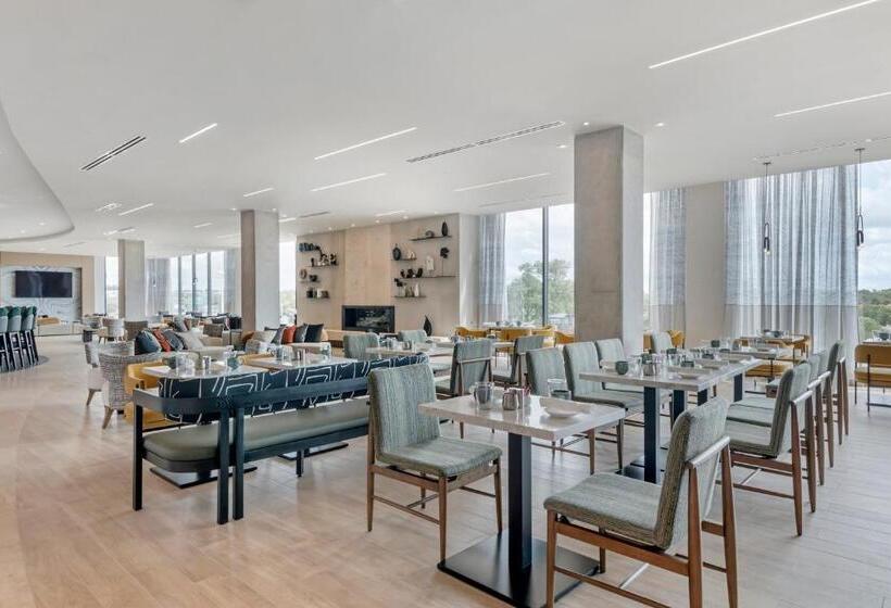 Cambria Hotel Austin Downtown