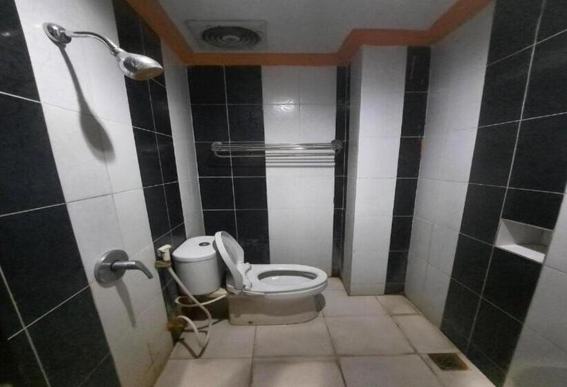 Collection O 93163 Hotel Grand Kartika