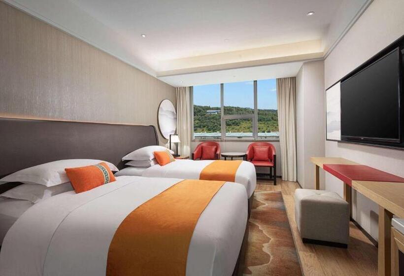 هتل Hawthorn By Wyndham Dali Erhai Park