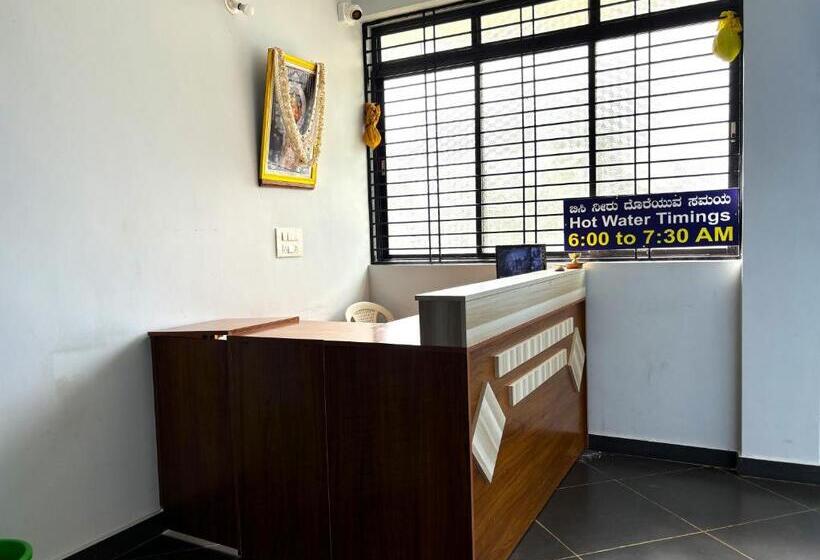 酒店 Sri Swarna Darvi Lodge Horanadu