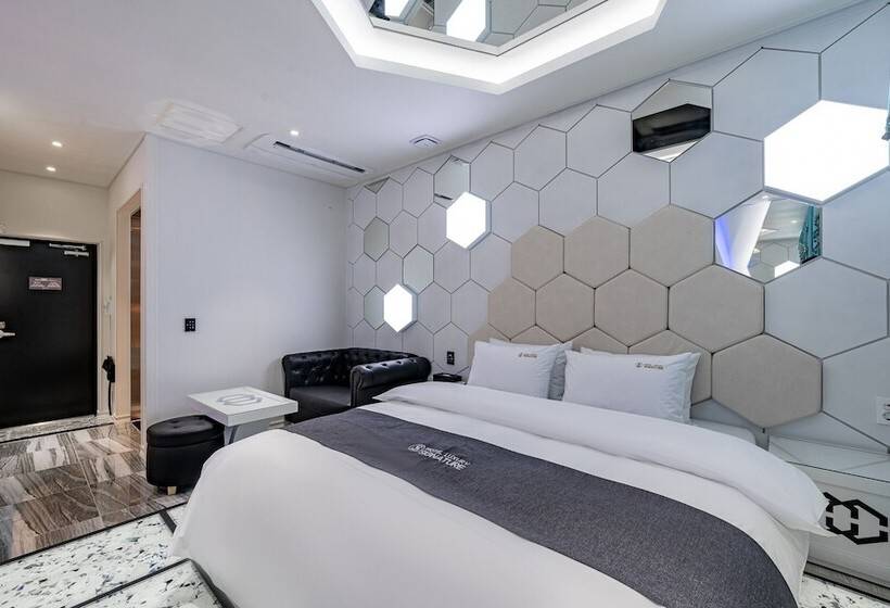 فندق على الطريق Goseong Luxury Hotel Signature