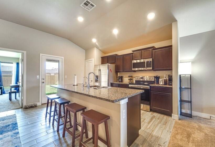 Pet Friendly Lubbock Home   10 Mi To Downtown