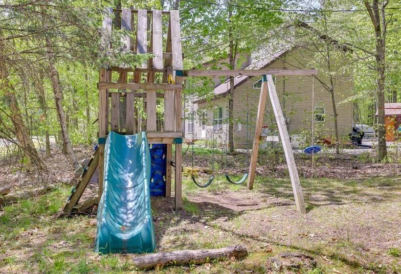 Fire Pit, Kayak & Gas Grill: Pocono Lake Home!
