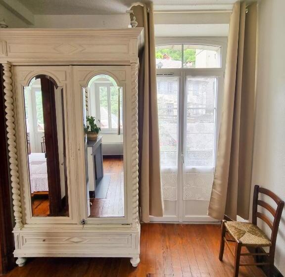 ユースホステル Auberge Du Crabère
