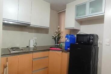 هاستل Zoe Amarah Condotel