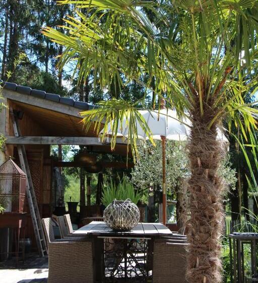 تختخواب و صبحانه De Tuinkamer