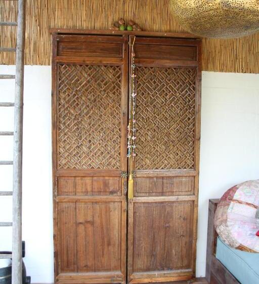 تختخواب و صبحانه De Tuinkamer