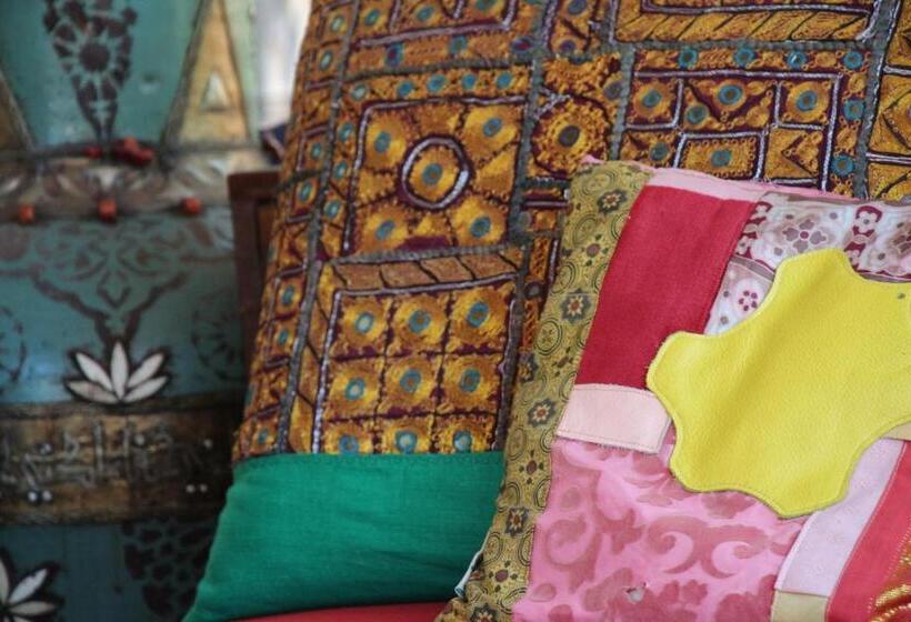 تختخواب و صبحانه De Tuinkamer