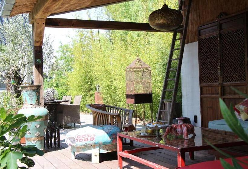 تختخواب و صبحانه De Tuinkamer