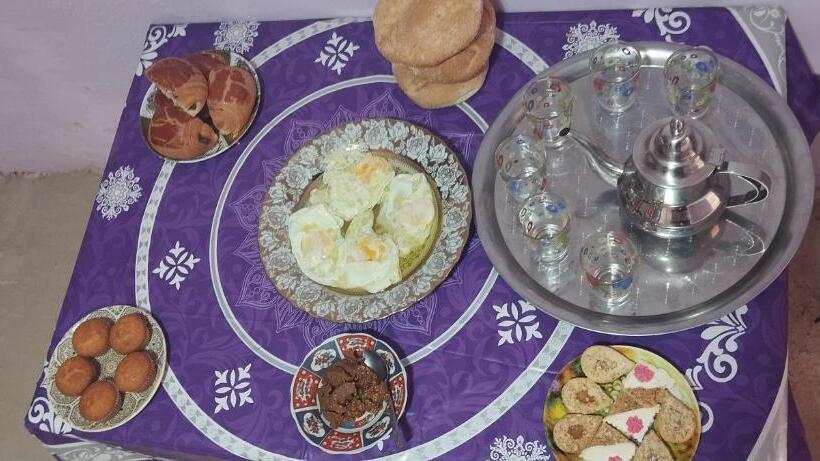 تختخواب و صبحانه Ketama Canabis