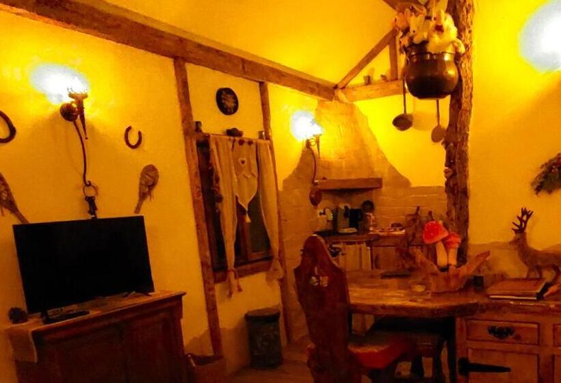 צימר La Chaumière De La Forêt Enchantée, Week End Insolite, Avec Jacuzzi Privatif Dans Espace Bien Etre