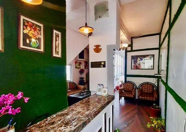 호텔 Grg Tribhuwan Ranikhet