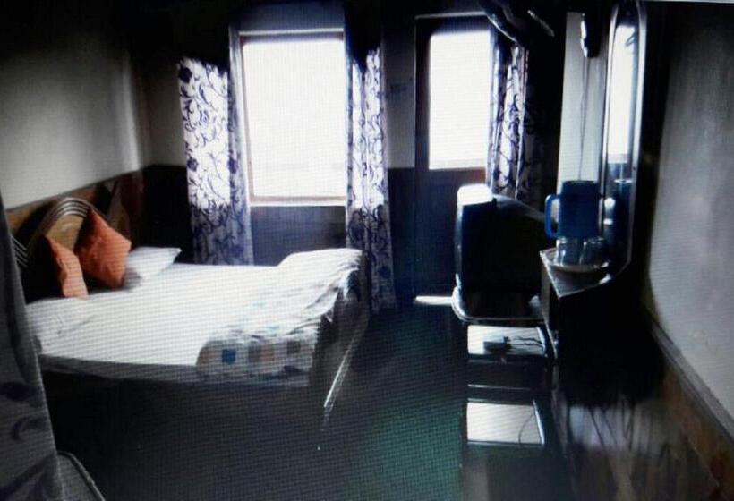 호텔 Grg Tribhuwan Ranikhet