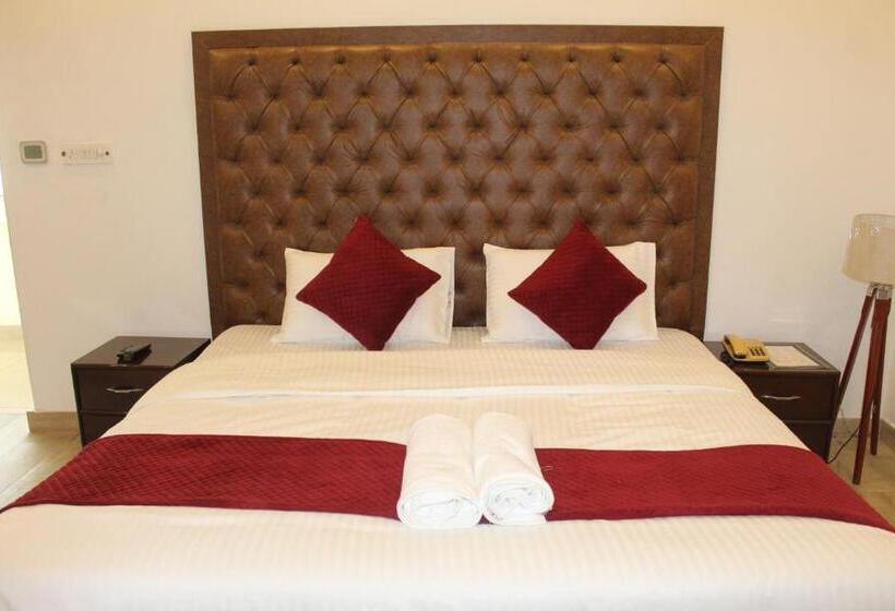 هتل Khanna Residency