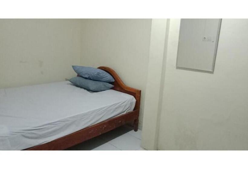هتل Merpati Hostel Banyuwangi