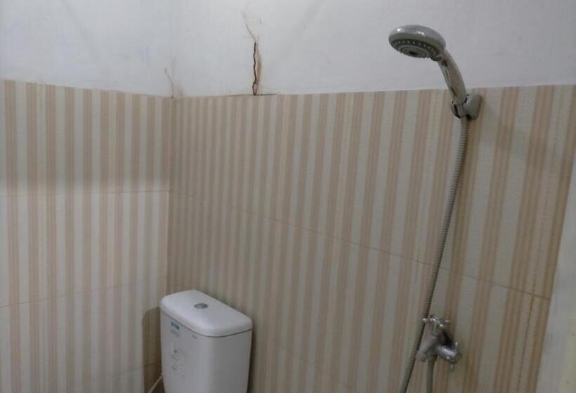 هتل Merpati Hostel Banyuwangi