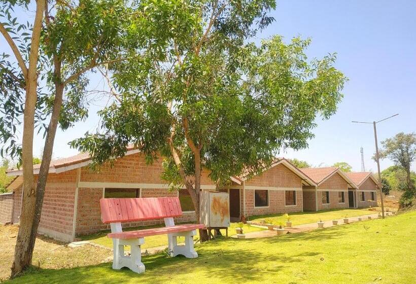 فندق Riverside County Resort