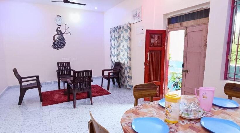 هتل Sea View Beach House